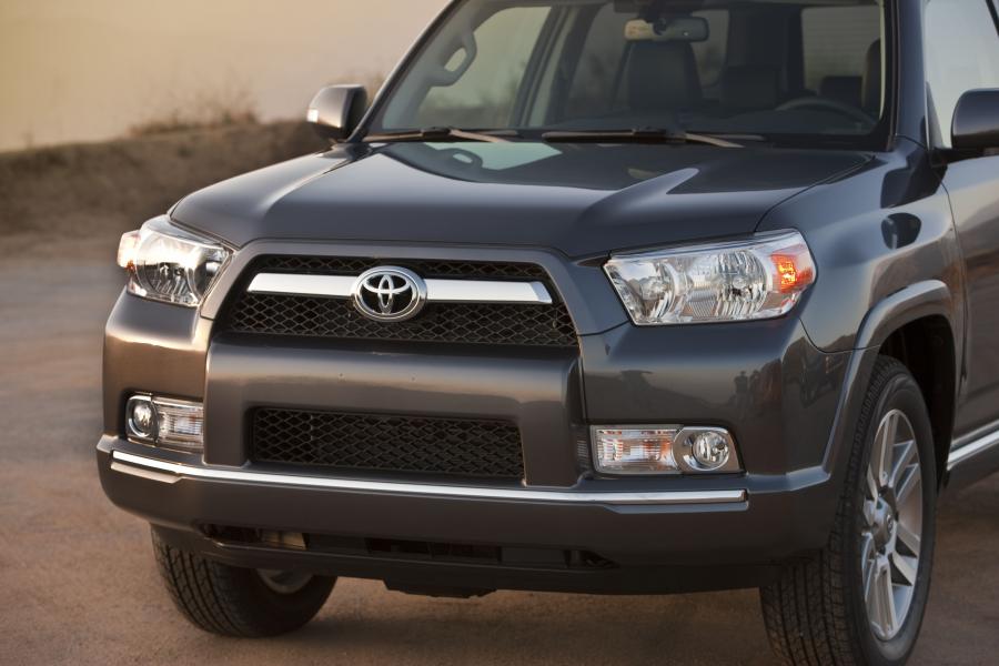  Toyota 4Runner Limited 2010 года  (фото 27 из 48)
